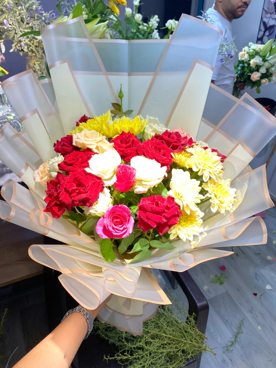 Regenbogen – Bouquet de roses multicolores, vue principale, roses de plusieurs couleurs