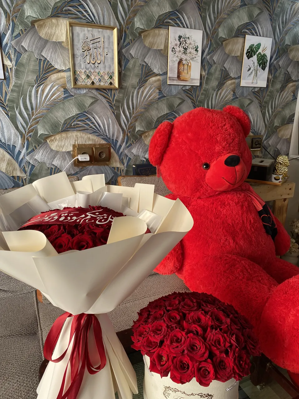 Vero Amore – Coffret floral fiançailles & mariage, vue principale, roses rouges naturelles présentées en bouquet et coffrets floraux